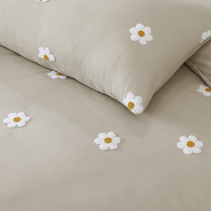 Tufted Duvet Cover Set in Beige Daisy