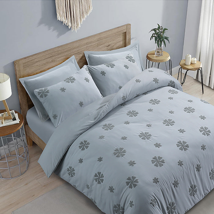 Tufted Duvet Cover Set in Light Grey Flower