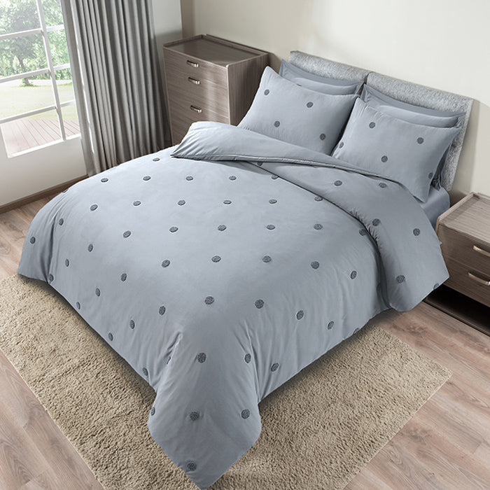 Tufted Duvet Cover Set in Light Grey Spot