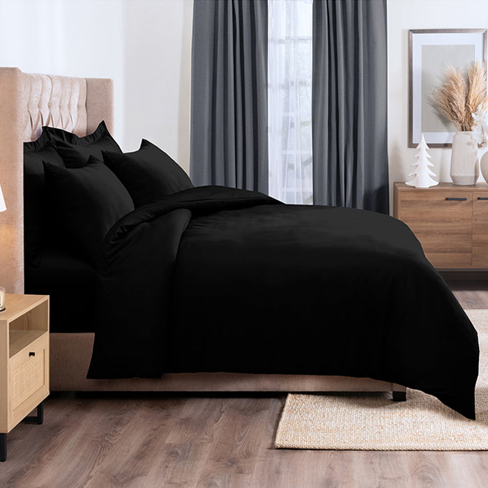 Duvet Cover Set in Black