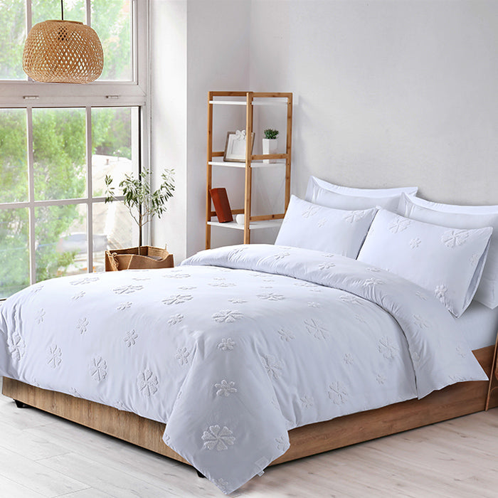 Tufted Duvet Cover Set in White Flower