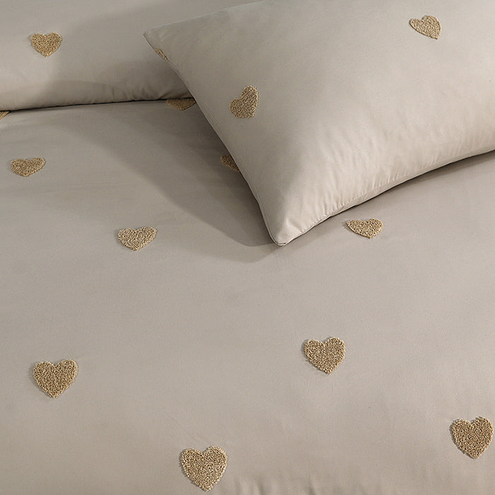 Tufted Duvet Cover Set in Beige Heart