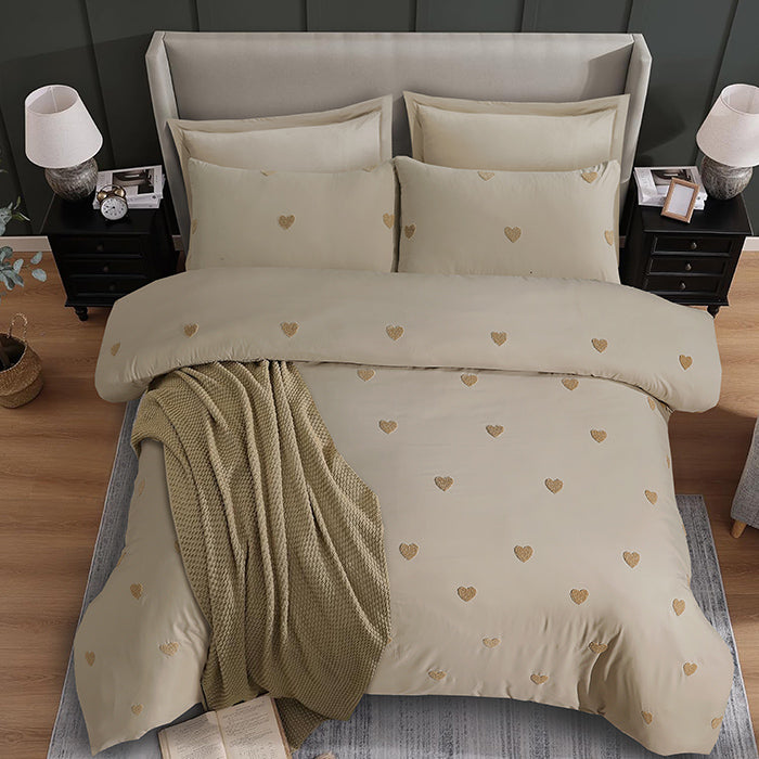 Tufted Duvet Cover Set in Beige Heart