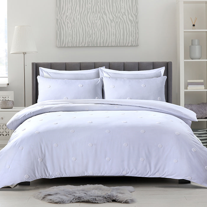 Tufted Duvet Cover Set in White Spot